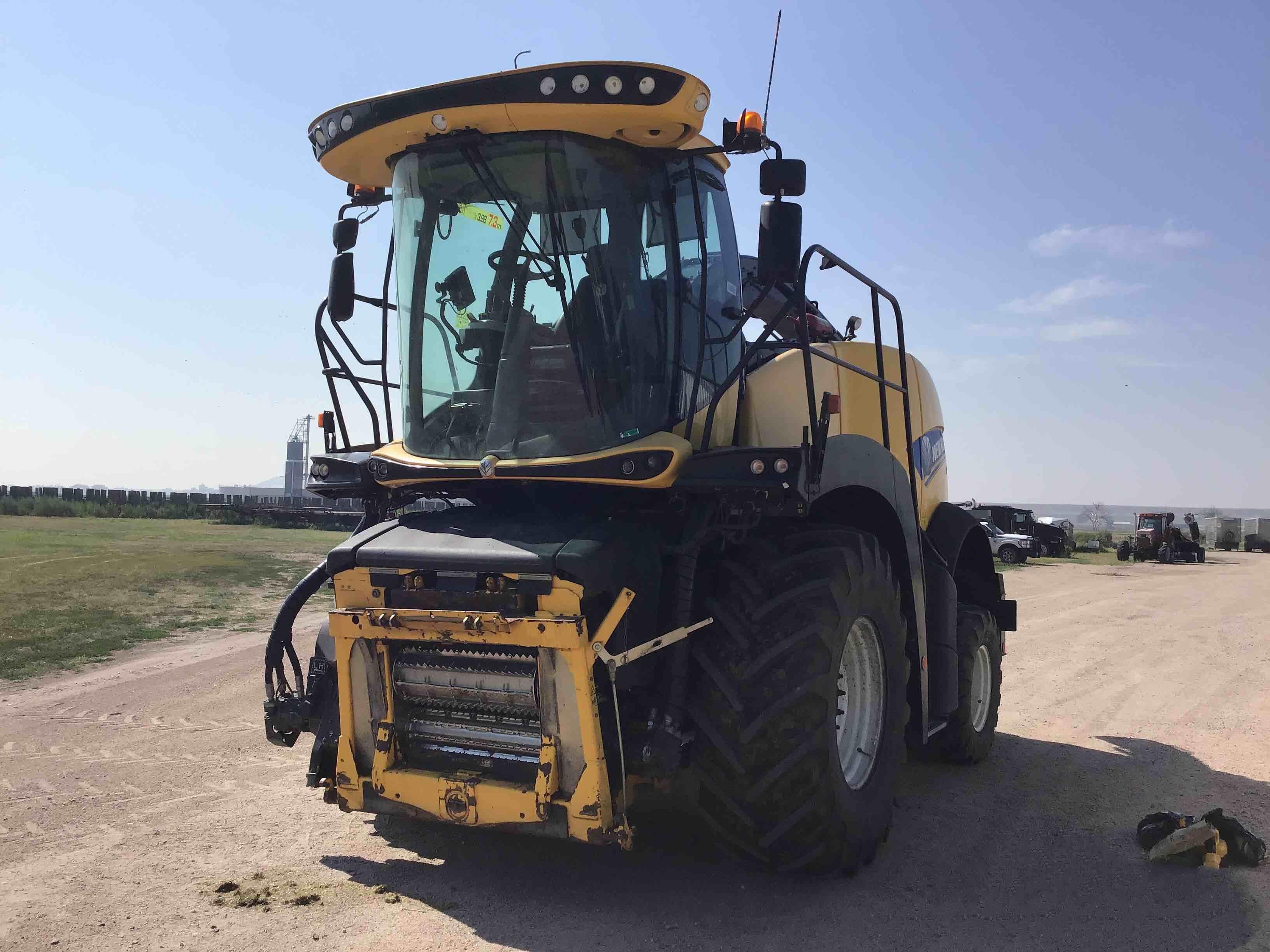 gallery 2016 New Holland FR850 Self-Propelled Forage Harvester
