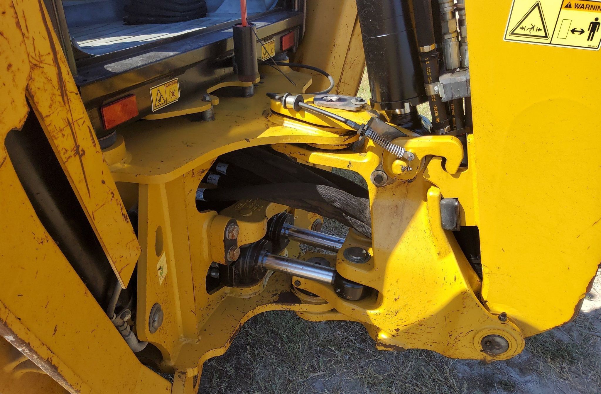 gallery 2013 Caterpillar 420F IT Backhoe