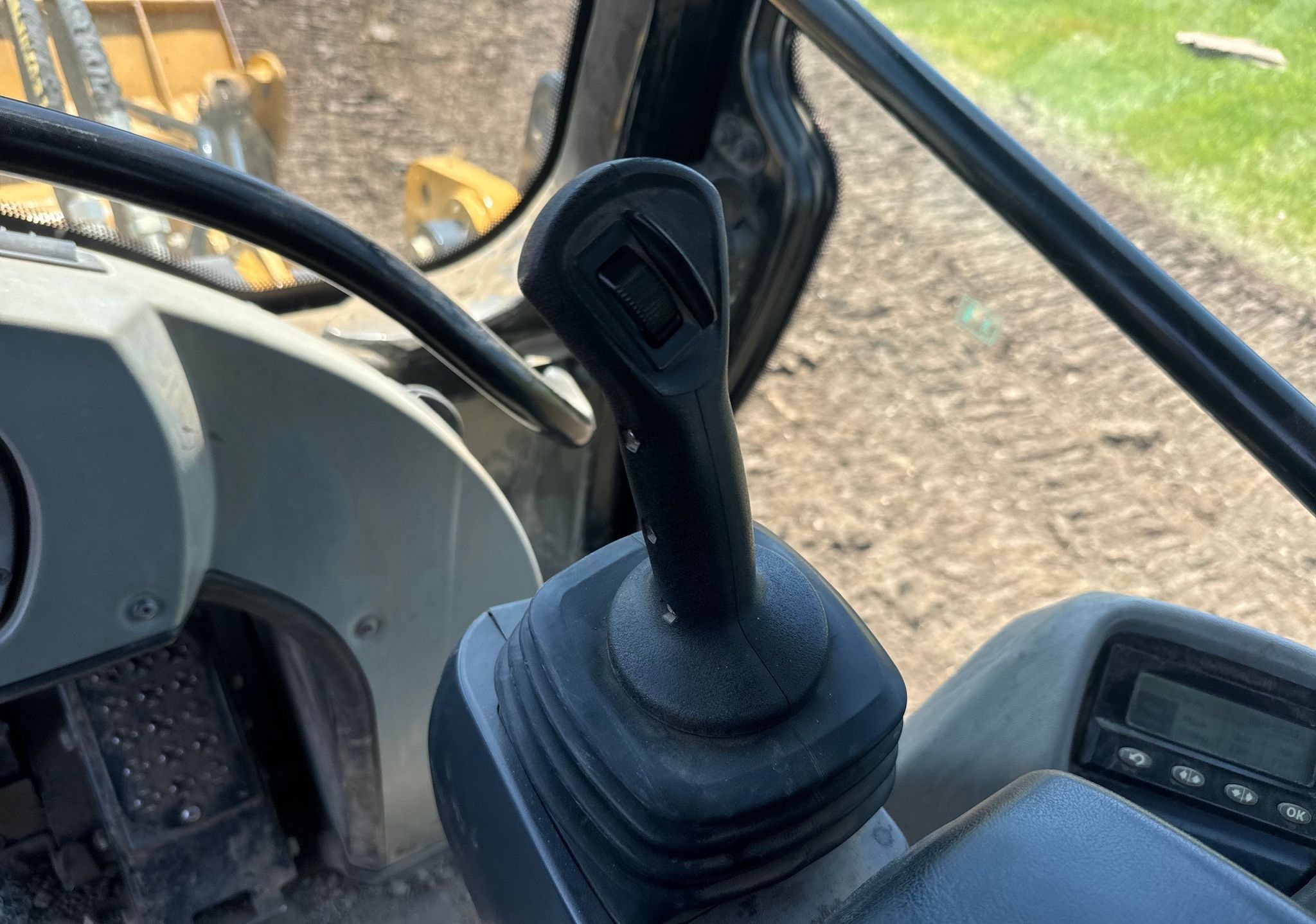 gallery 2016 Caterpillar 953D track loader