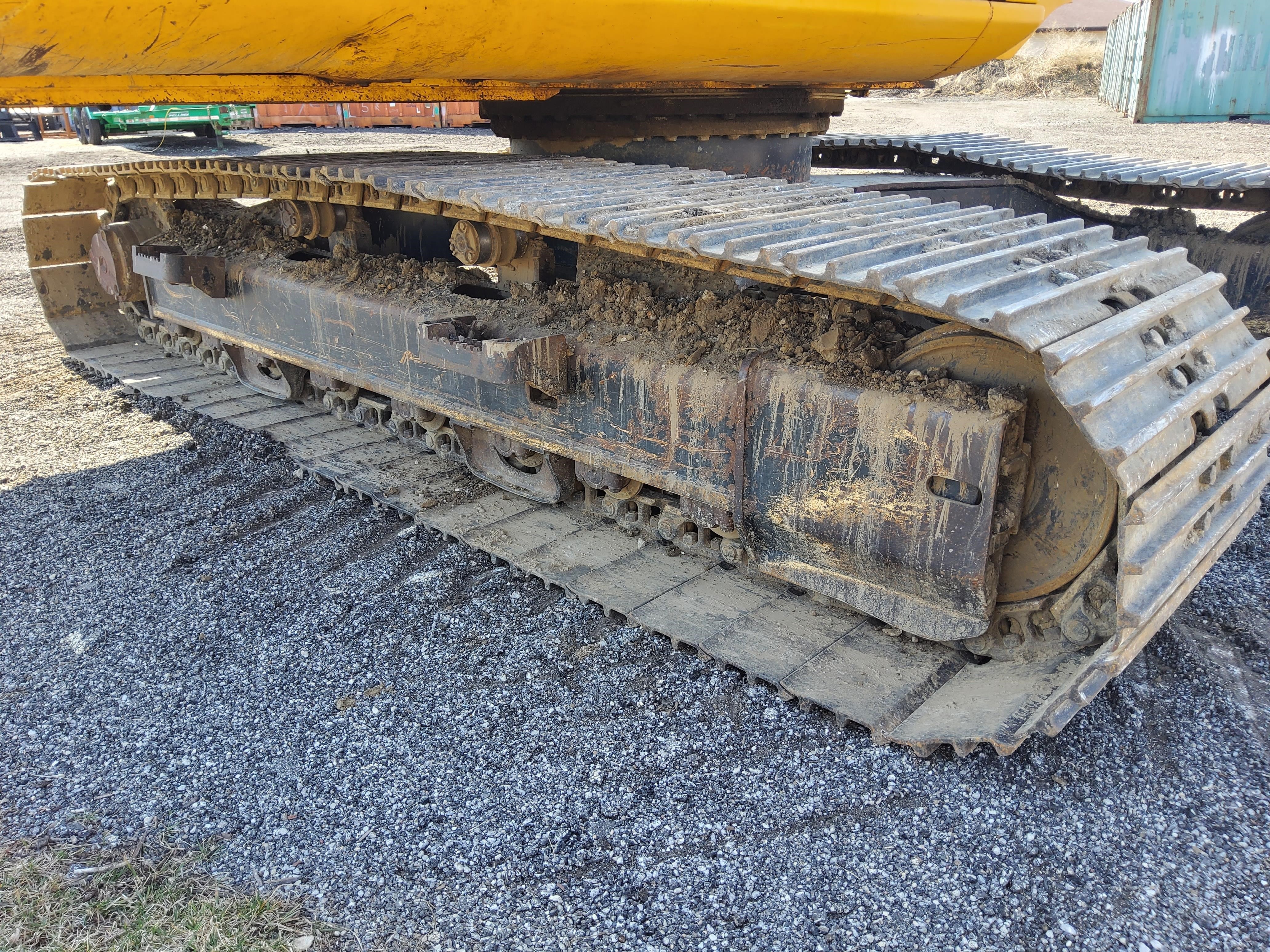 gallery 2011 JCB JS220LC Excavator