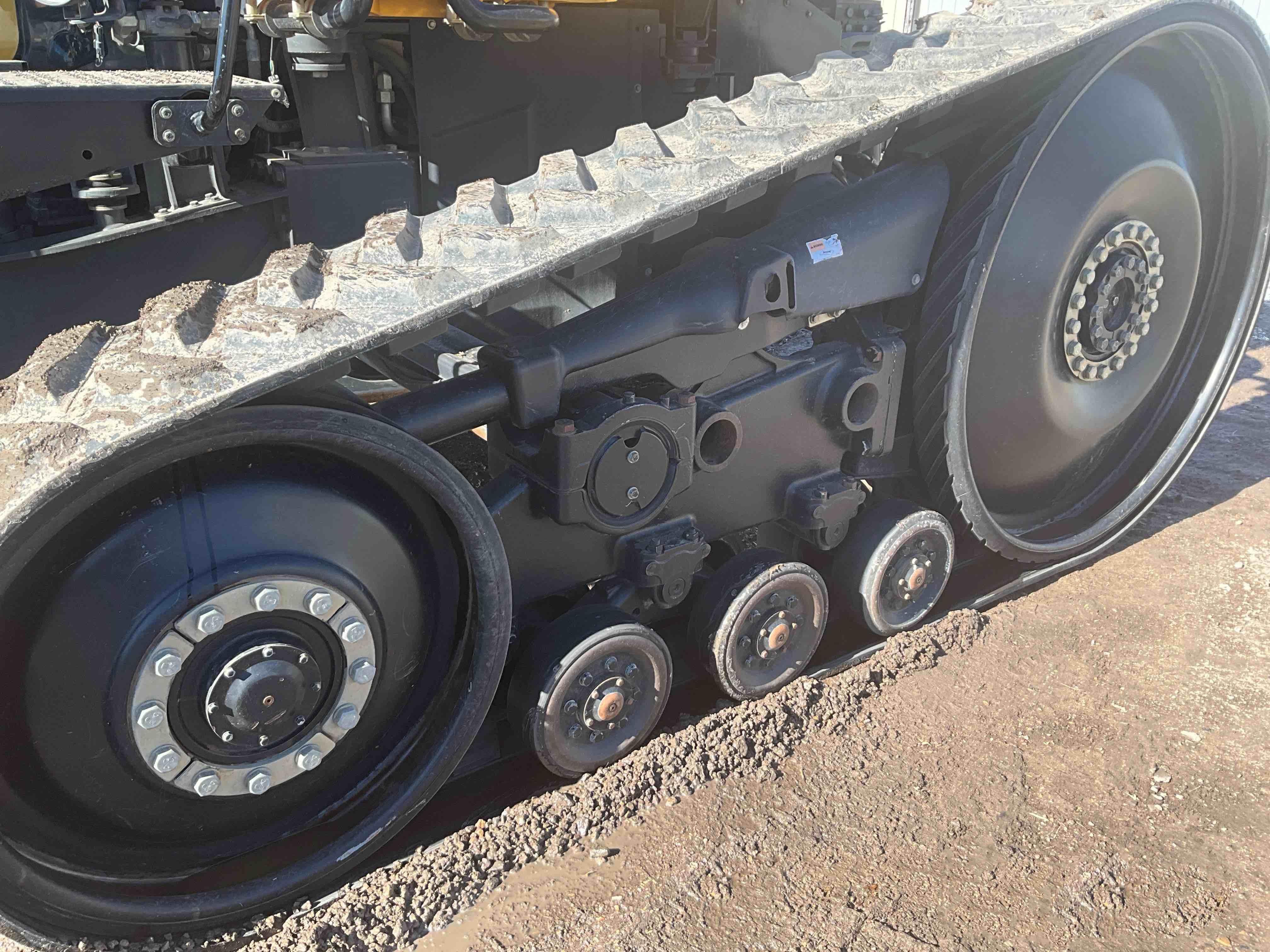 gallery 2007 Challenger MT755B Track Tractor