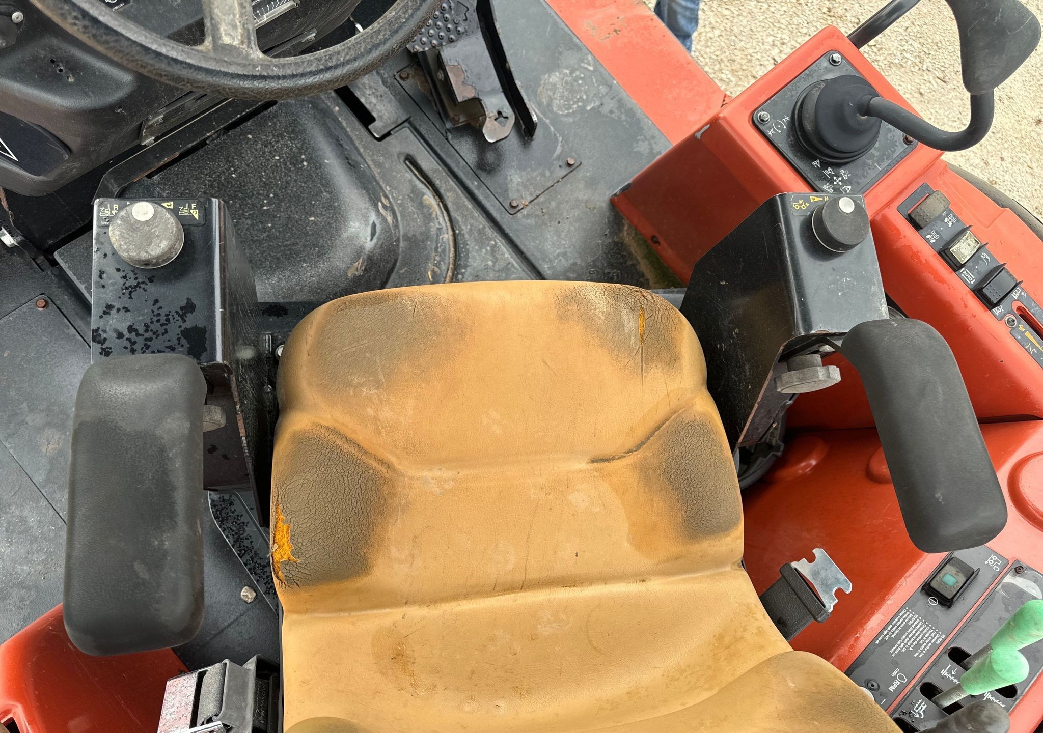 gallery 2013 Ditch Witch RT120 Quad trencher