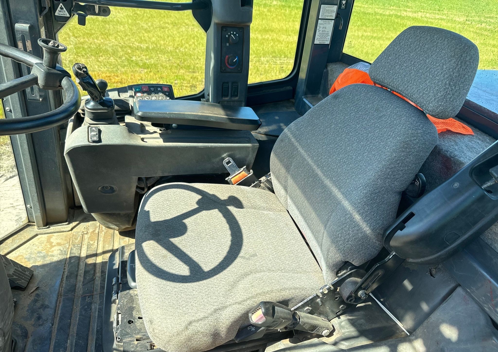 gallery 2014 John Deere 624K wheel loader