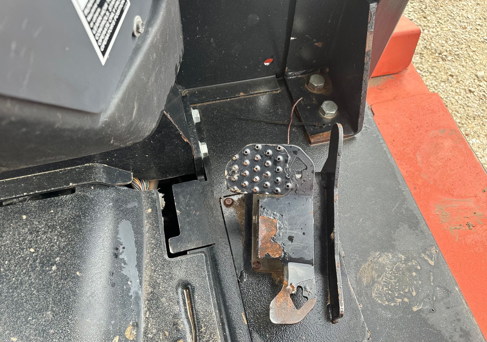 gallery 2013 Ditch Witch RT120 Quad trencher