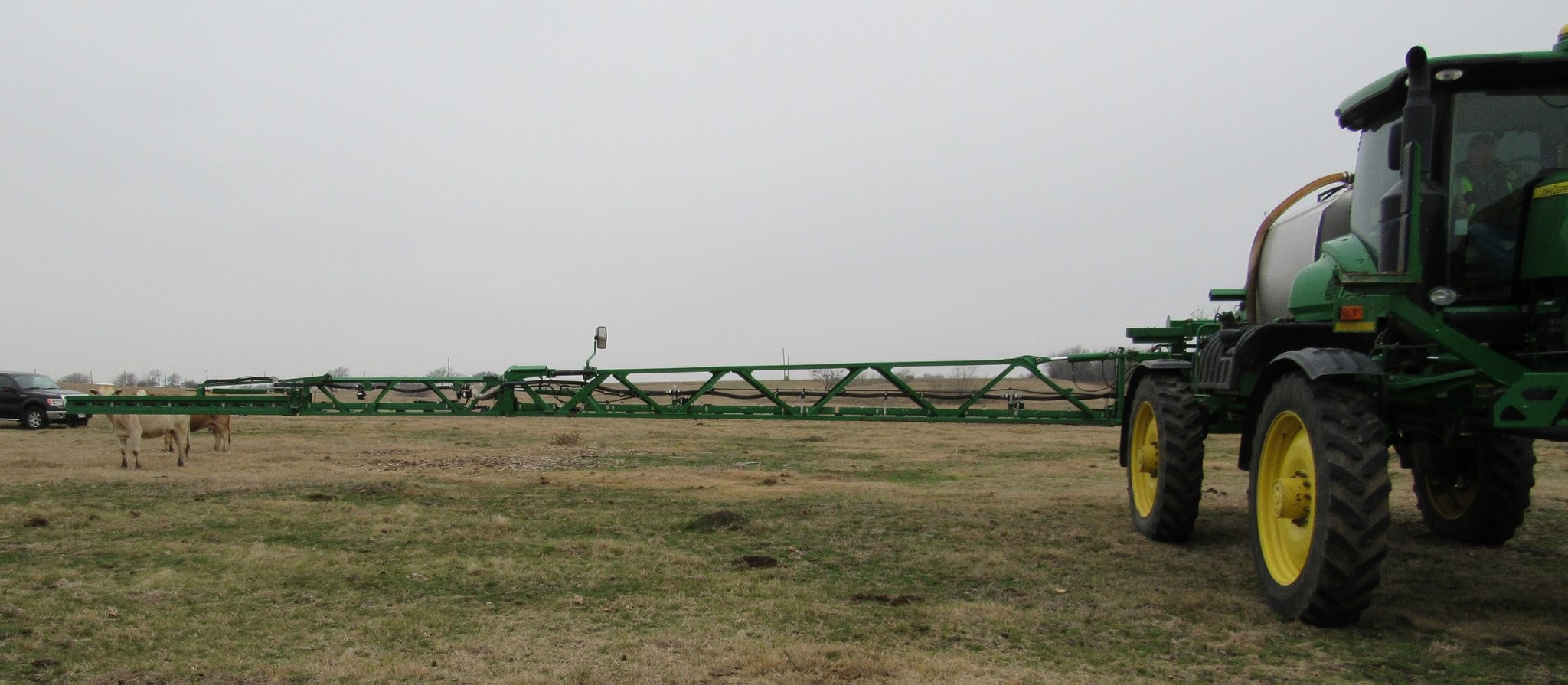 gallery 2014 John Deere R4038 self-propelled sprayer