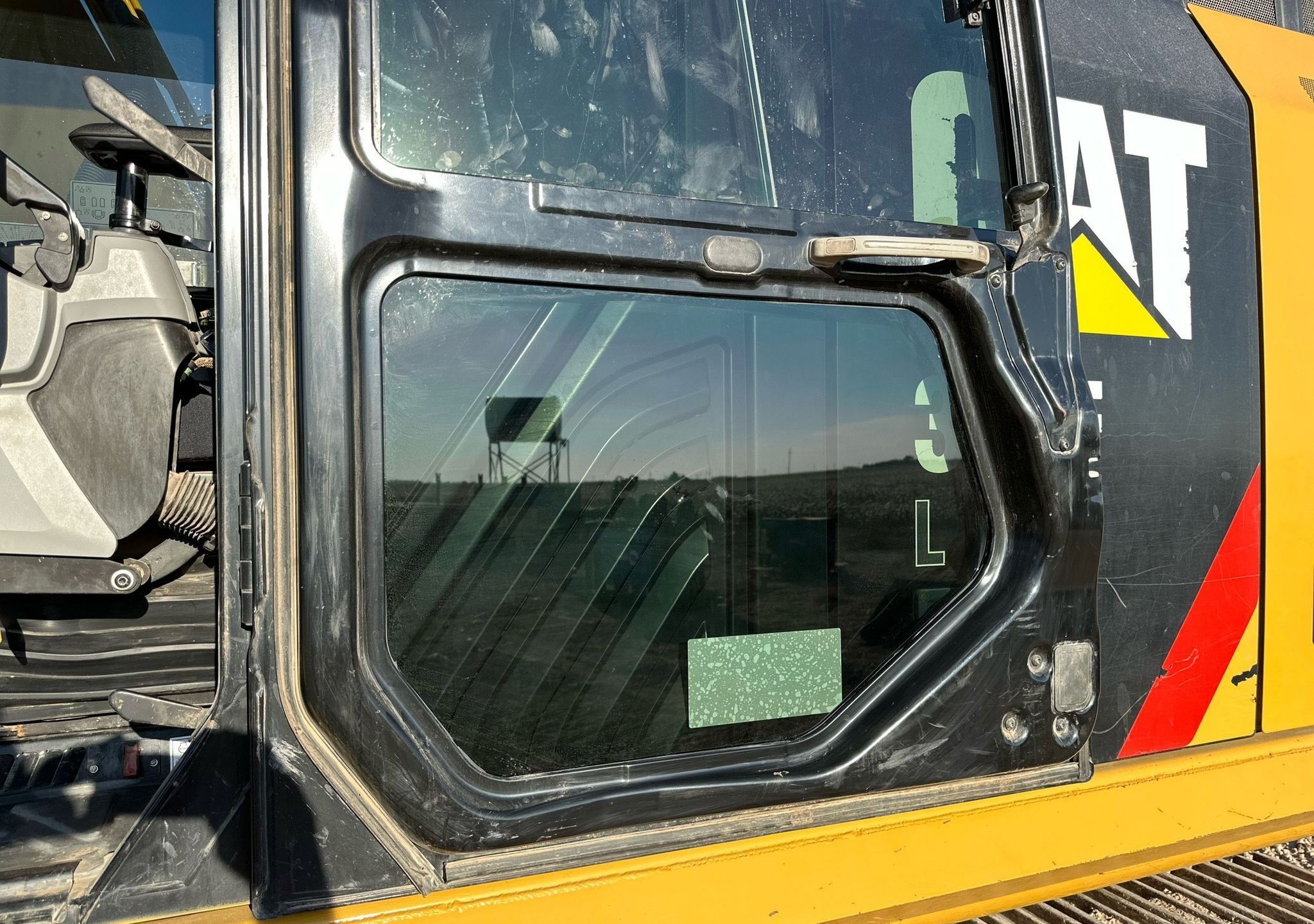 gallery 2018 Caterpillar 326F L excavator