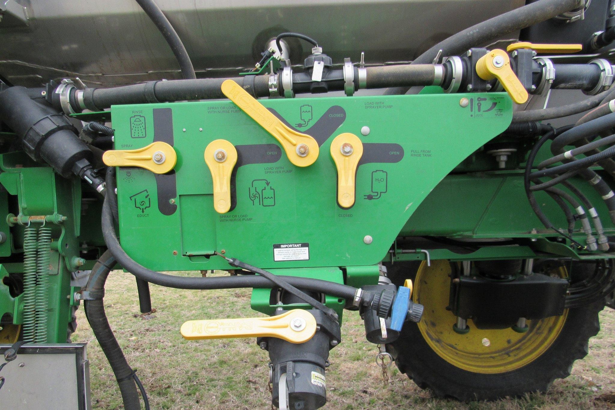 gallery 2014 John Deere R4038 self-propelled sprayer