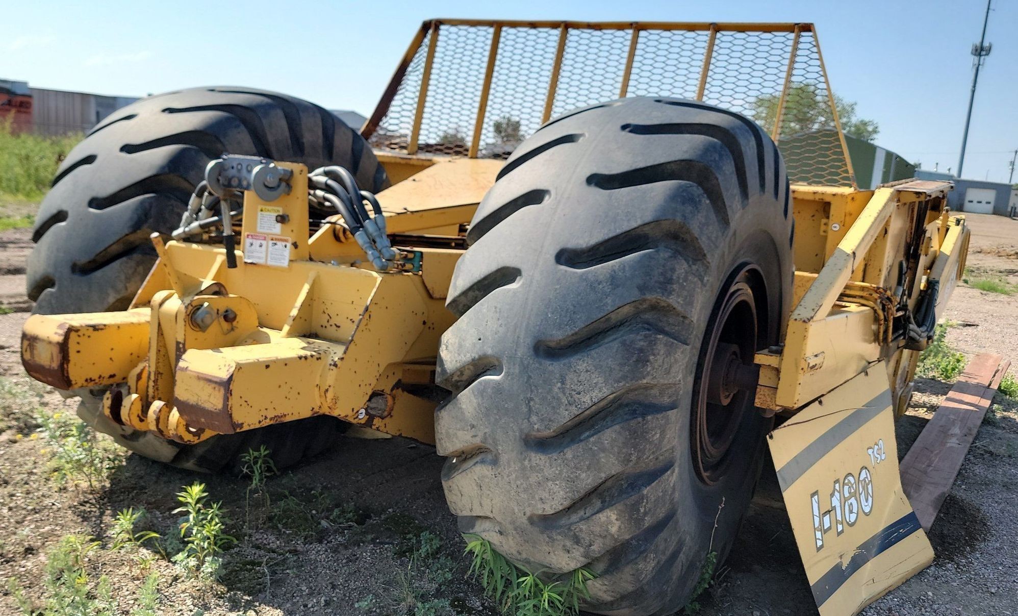 gallery Volvo T450D 4WD scraper tractor
