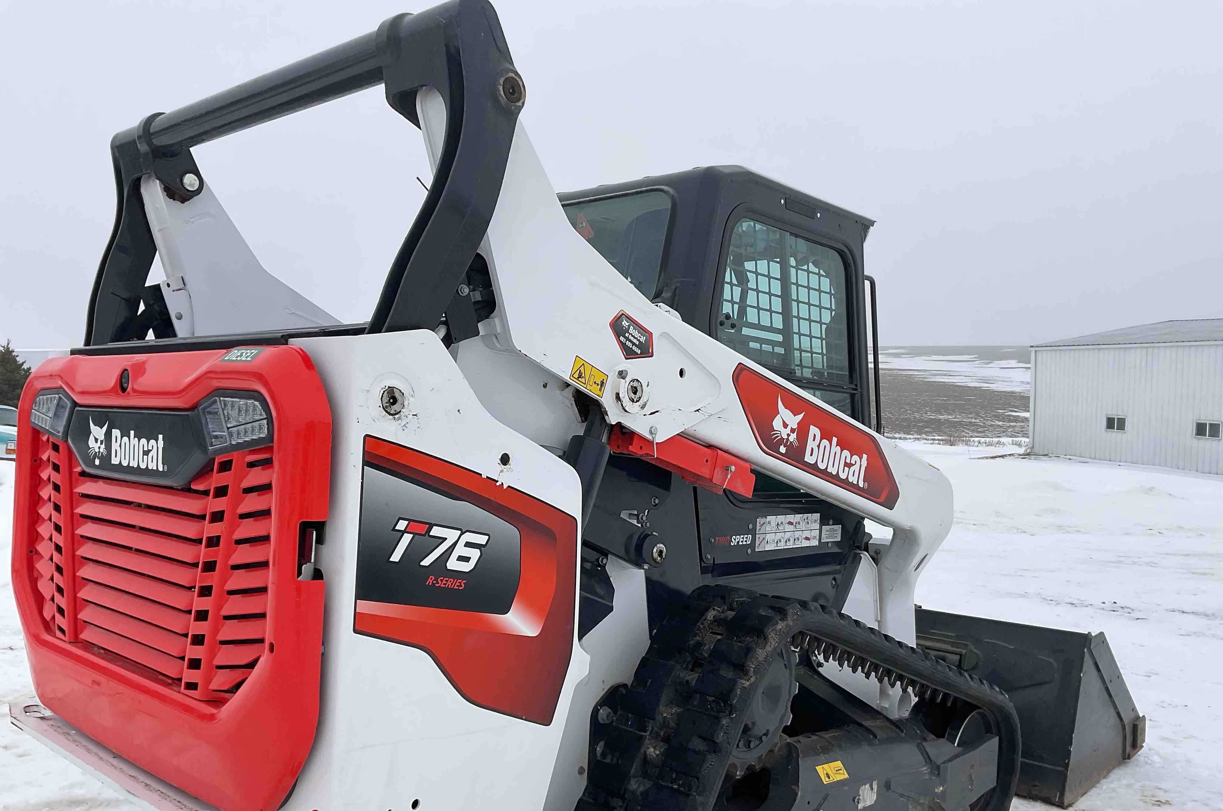 gallery Bobcat T76 R-Series Compact Track Loader
