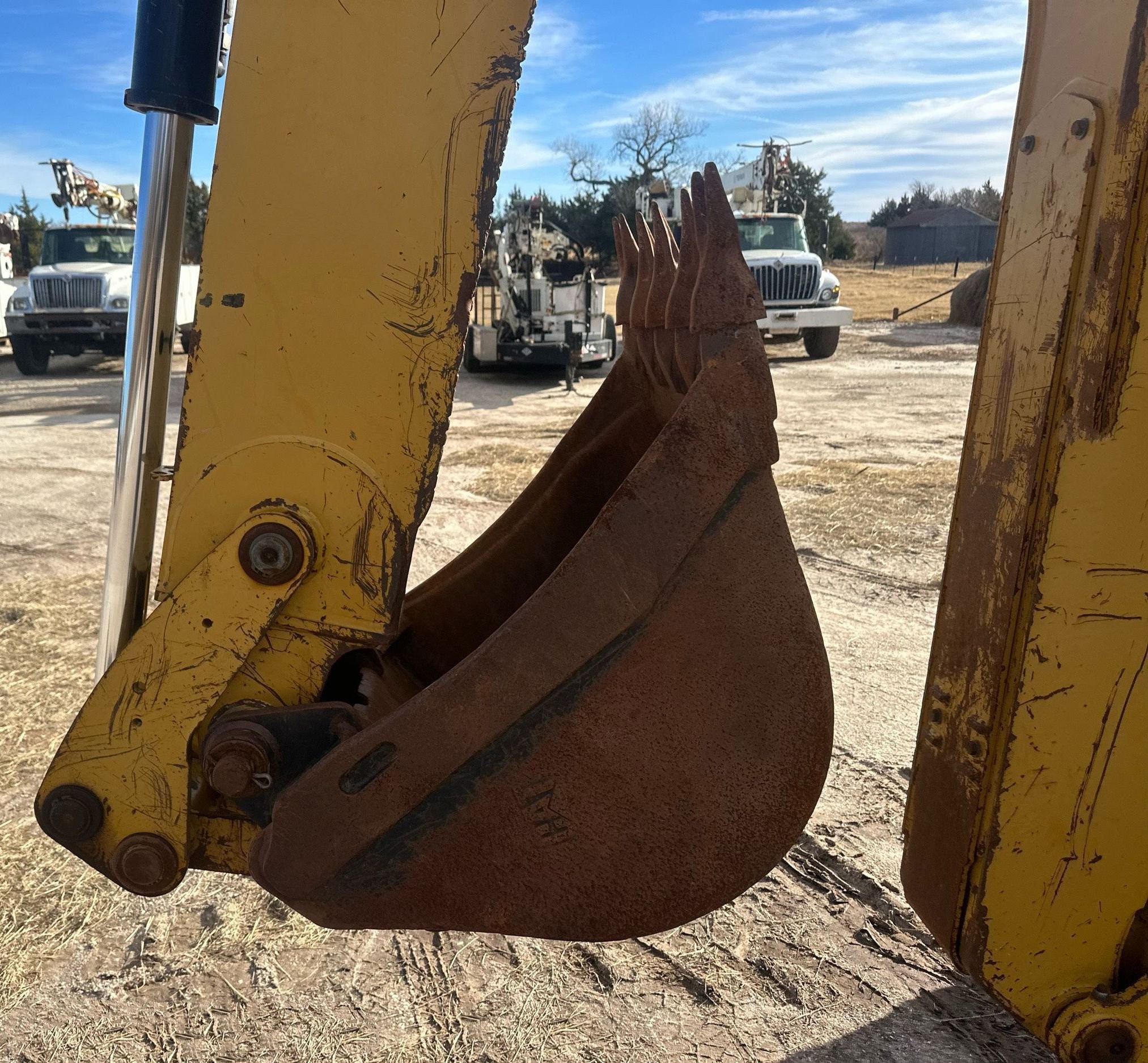 gallery 2015 Caterpillar 420F backhoe