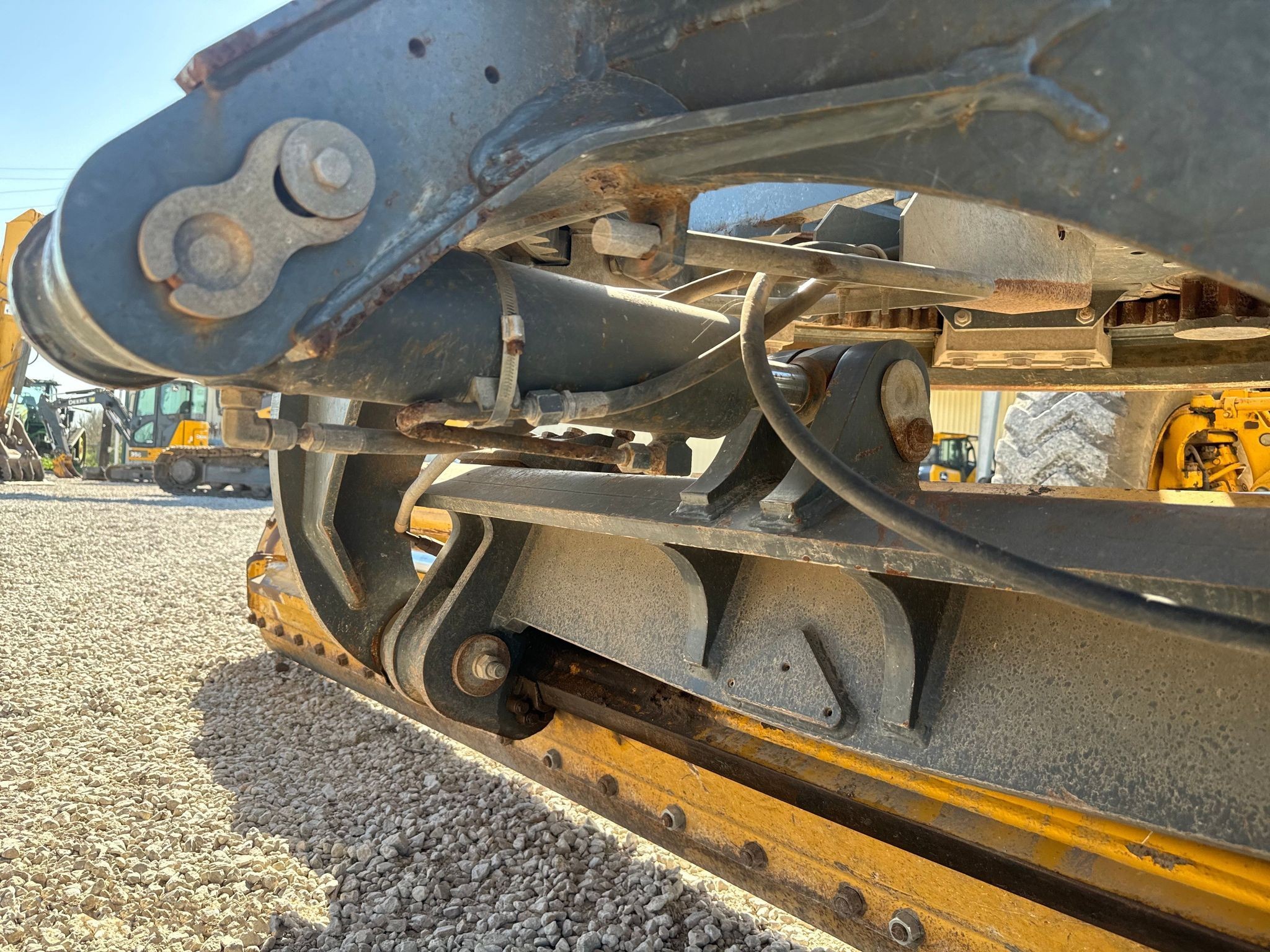 gallery 2013 John Deere 772G motor grader