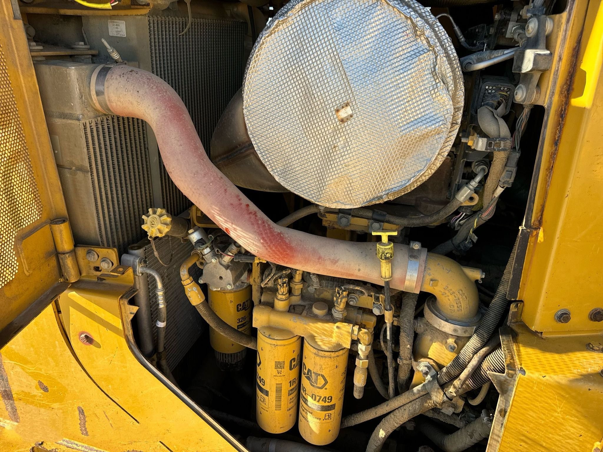gallery 2011 Caterpillar D6T XL dozer