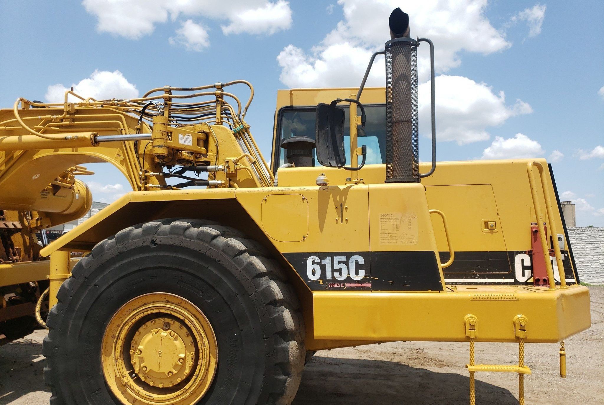 gallery 2006 Caterpillar 615C elevating scraper