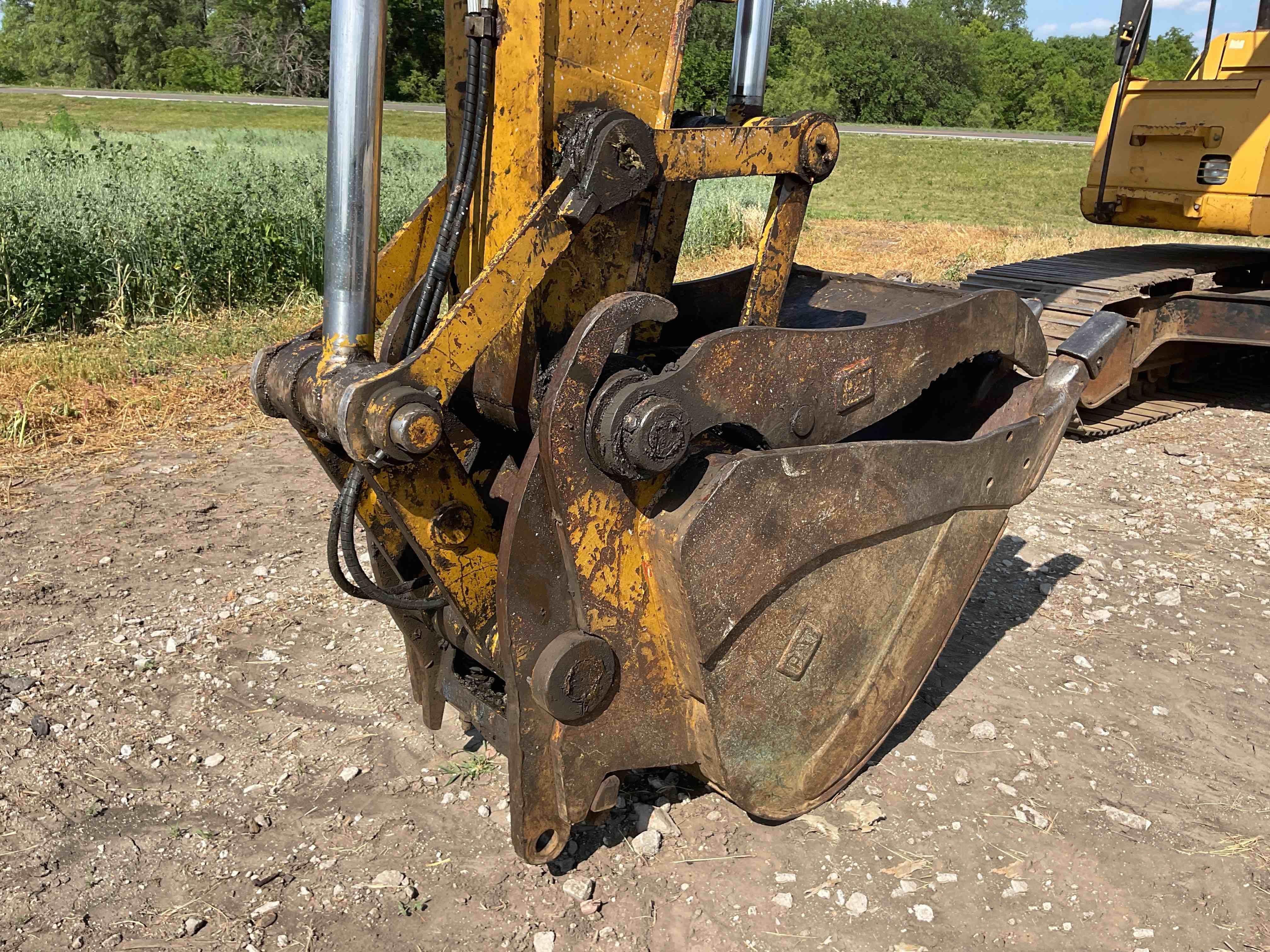 gallery 2004 Caterpillar 320CLU Excavator