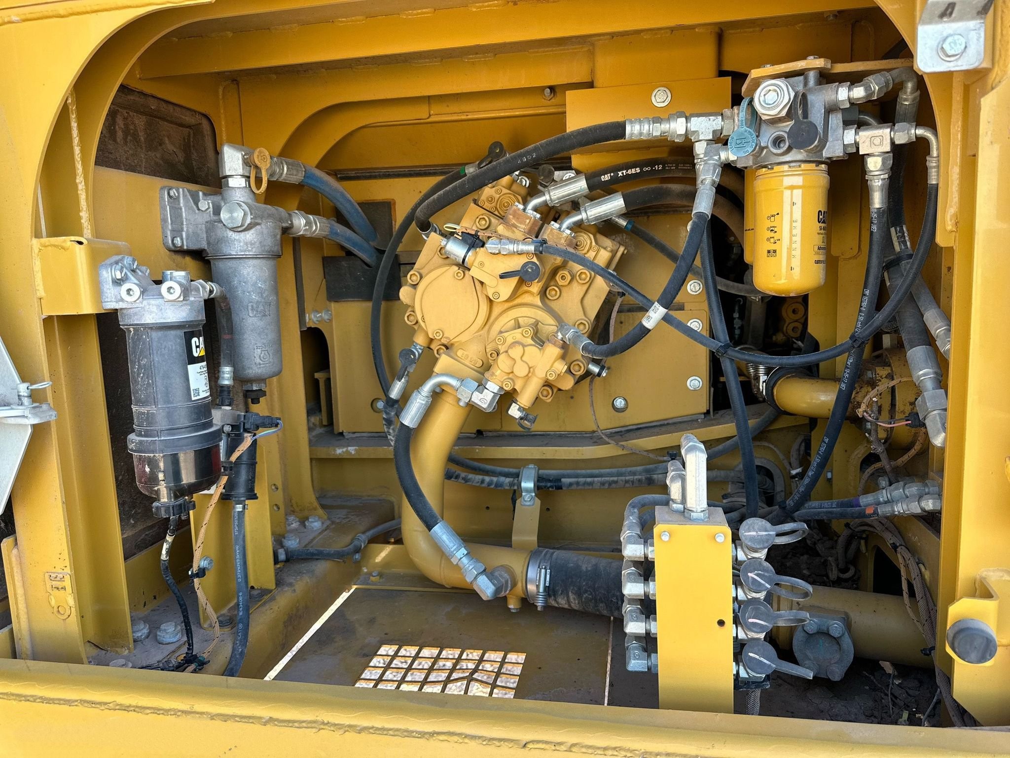 gallery 2018 Caterpillar 326F L excavator