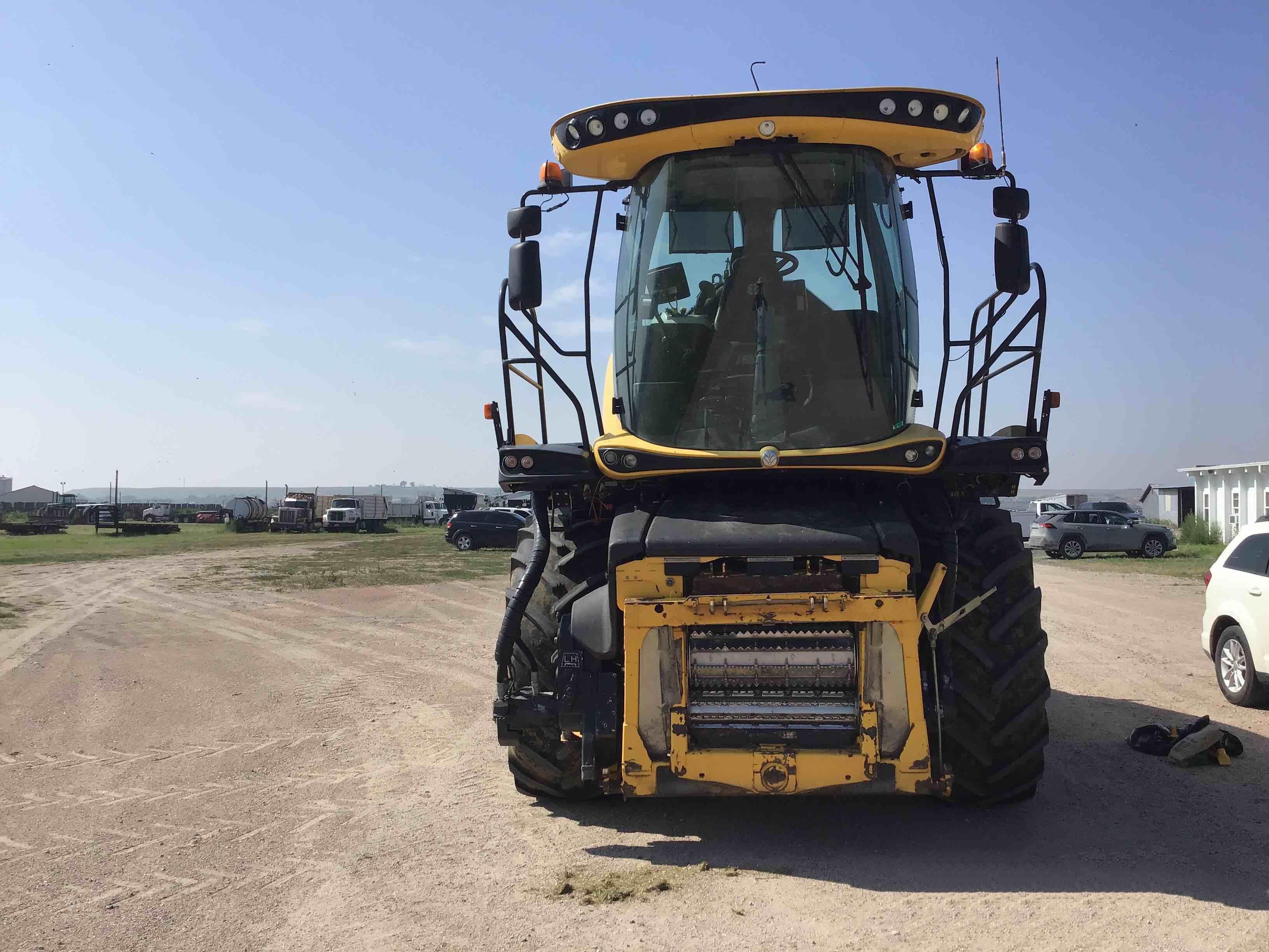 gallery 2016 New Holland FR850 Self-Propelled Forage Harvester