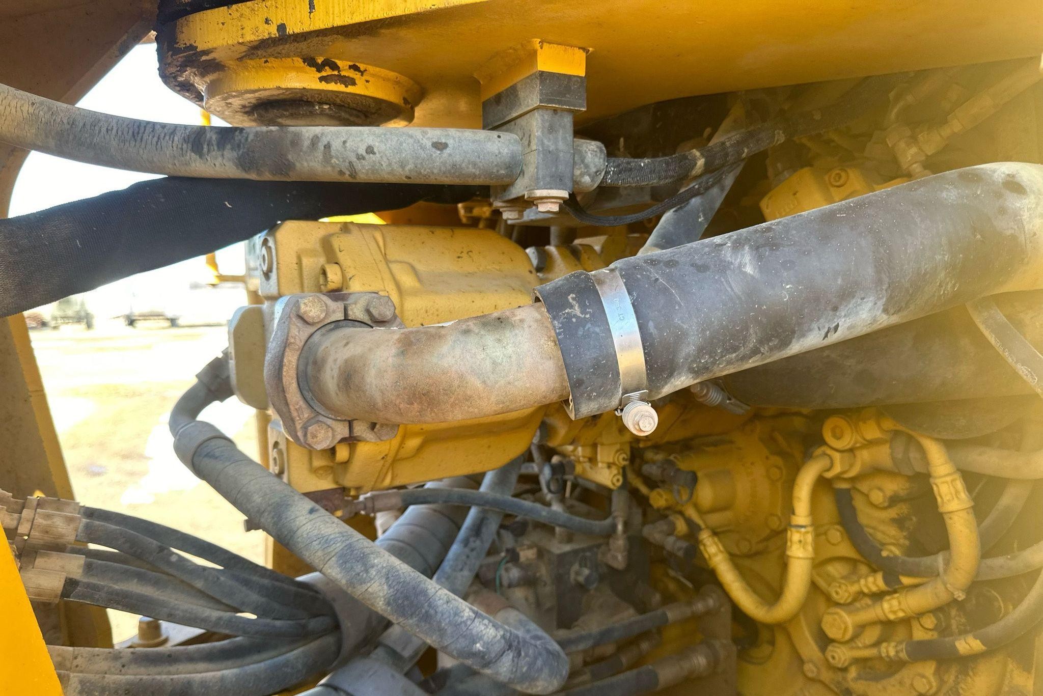 gallery 2006 John Deere 844J wheel loader