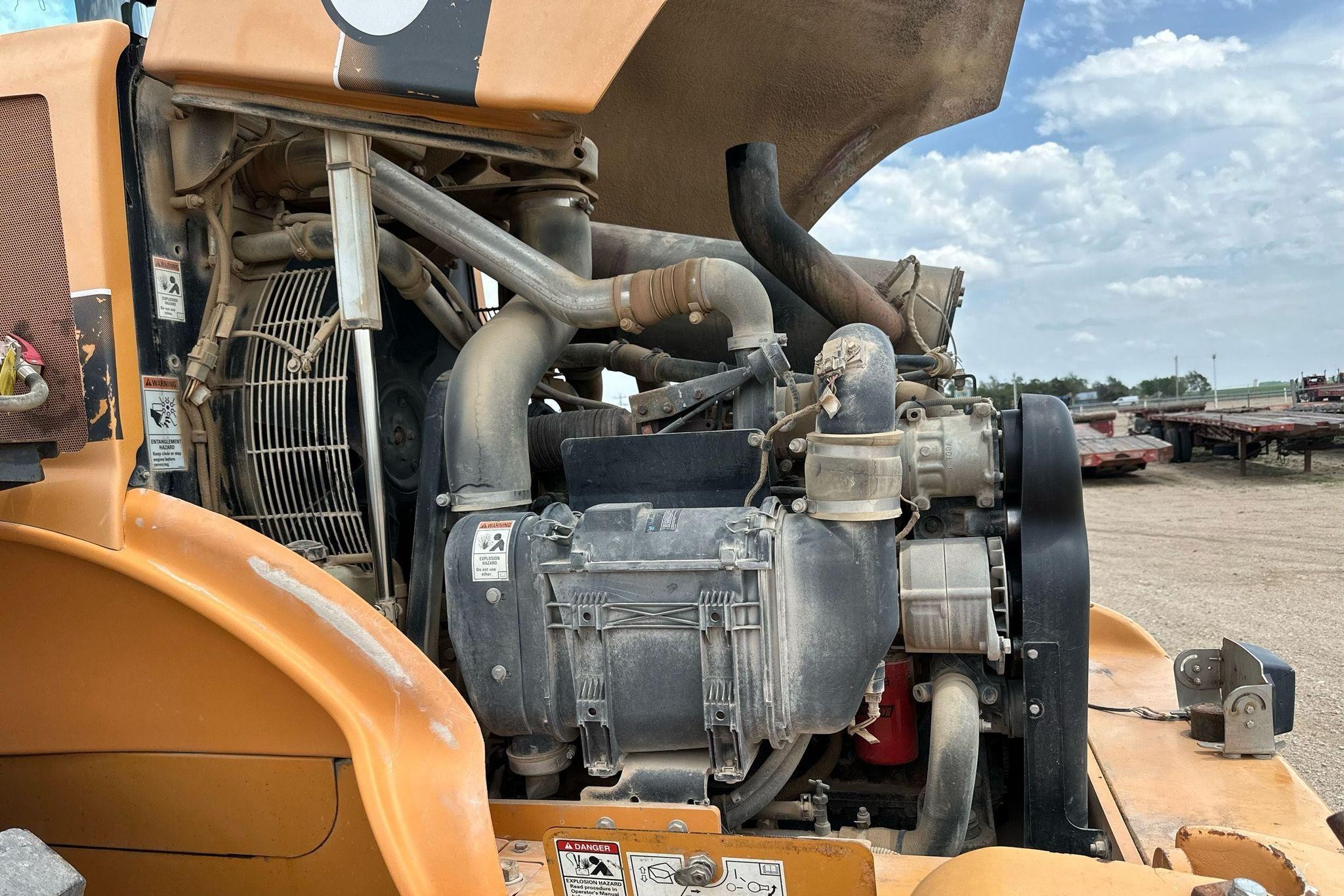 gallery 2011 Case 821F wheel loader