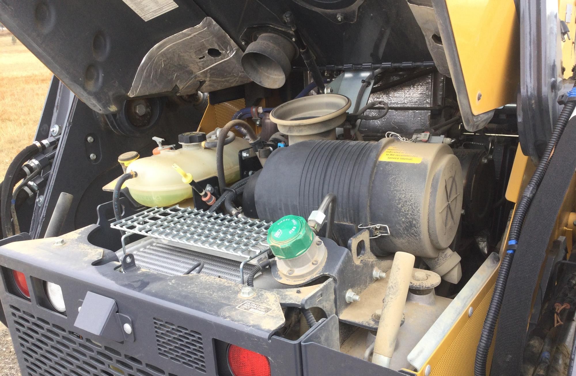 gallery 2018 John Deere 331G Skid Steer