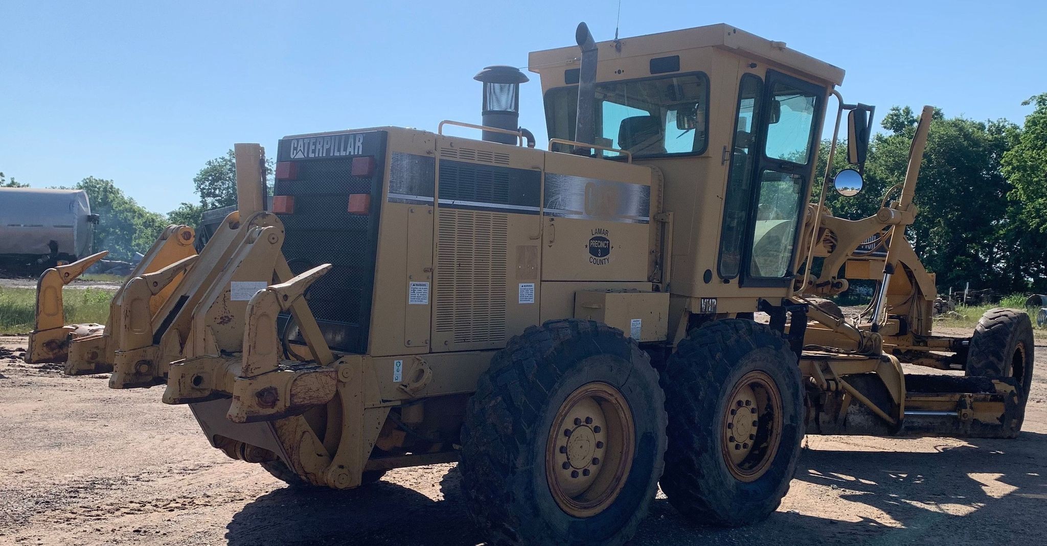 gallery 2001 Caterpillar 140H motor grader