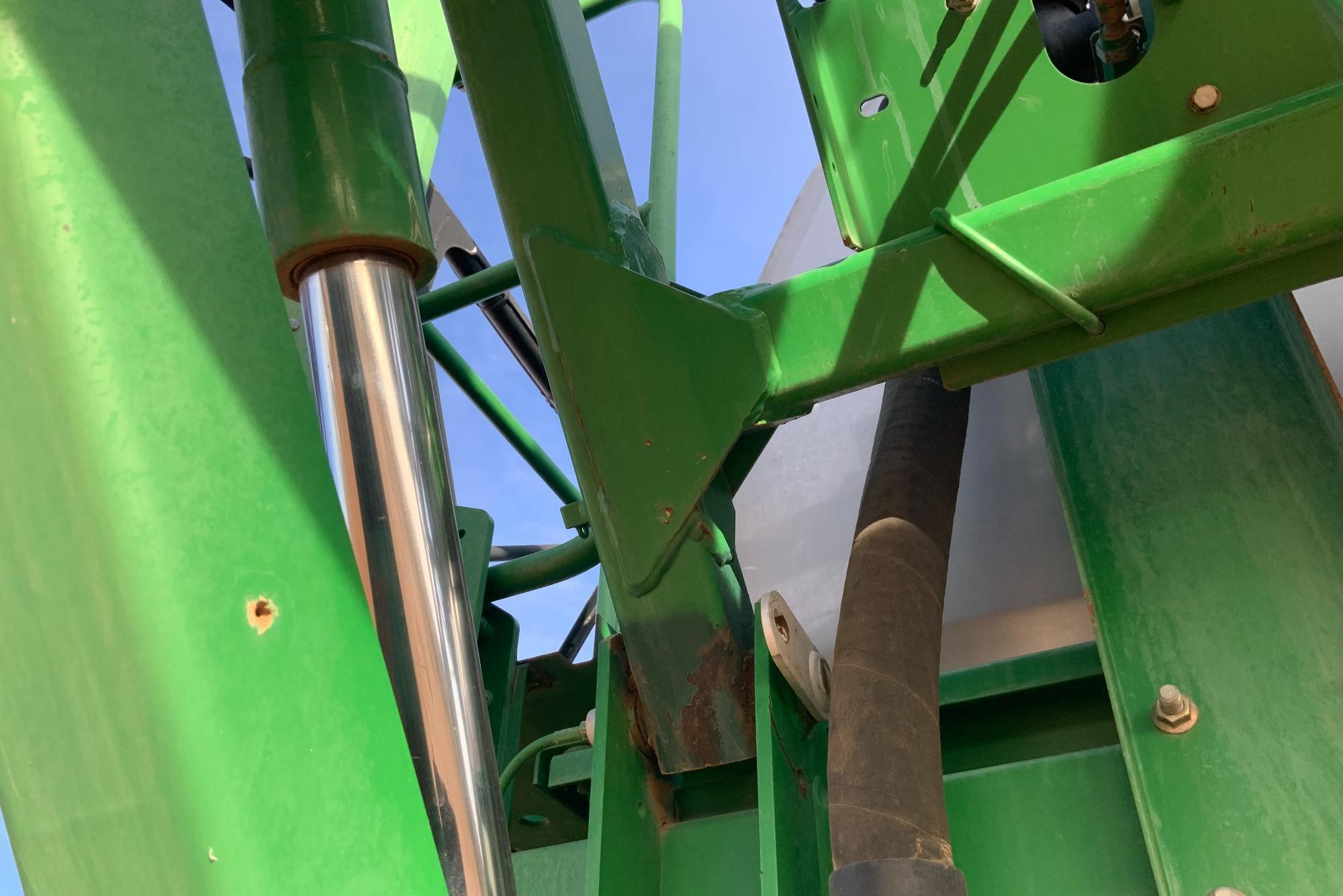gallery 2011 John Deere 4730 Self-Propelled Sprayer