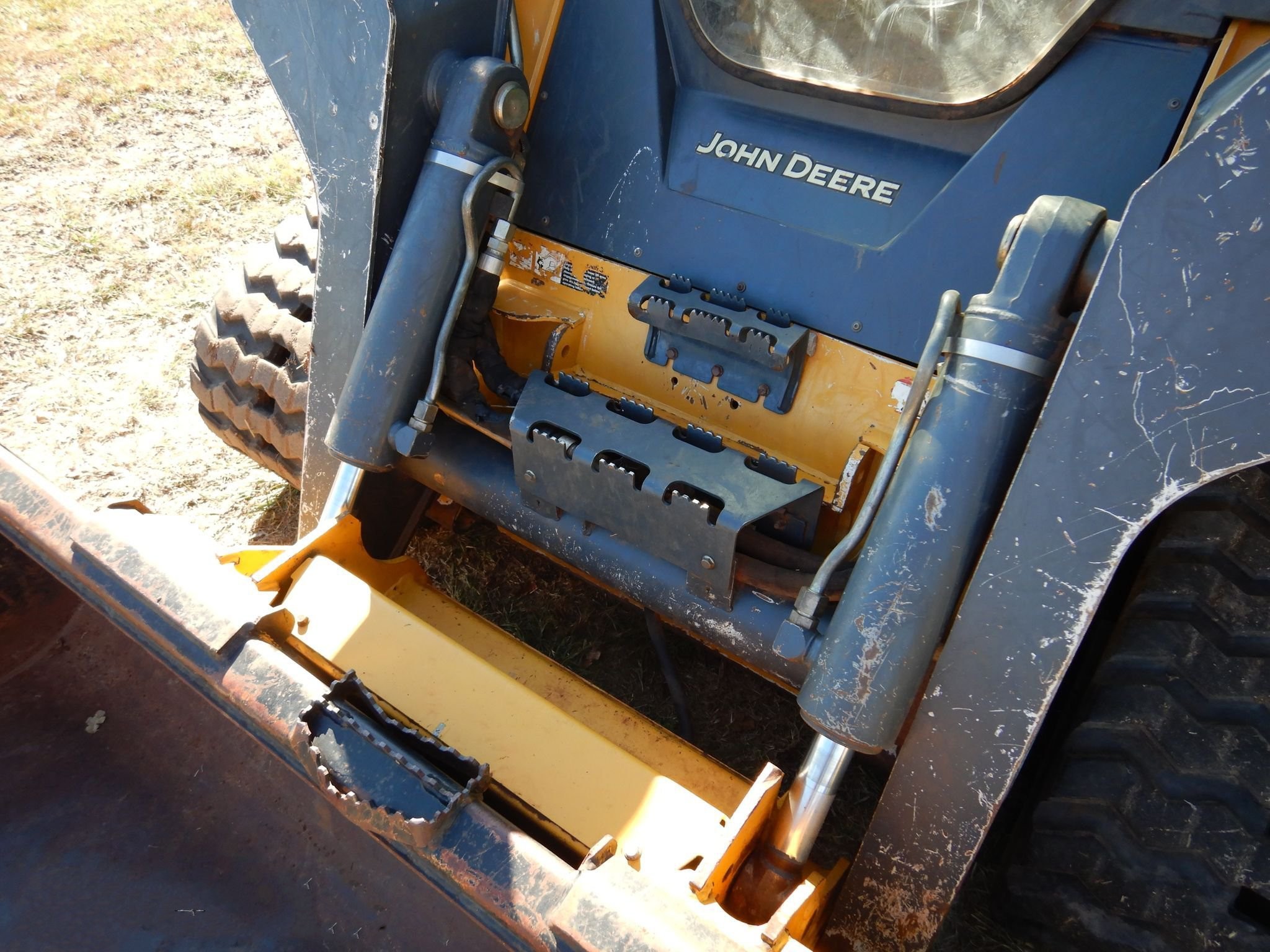 gallery 2013 John Deere 333E tracked skid steer loader