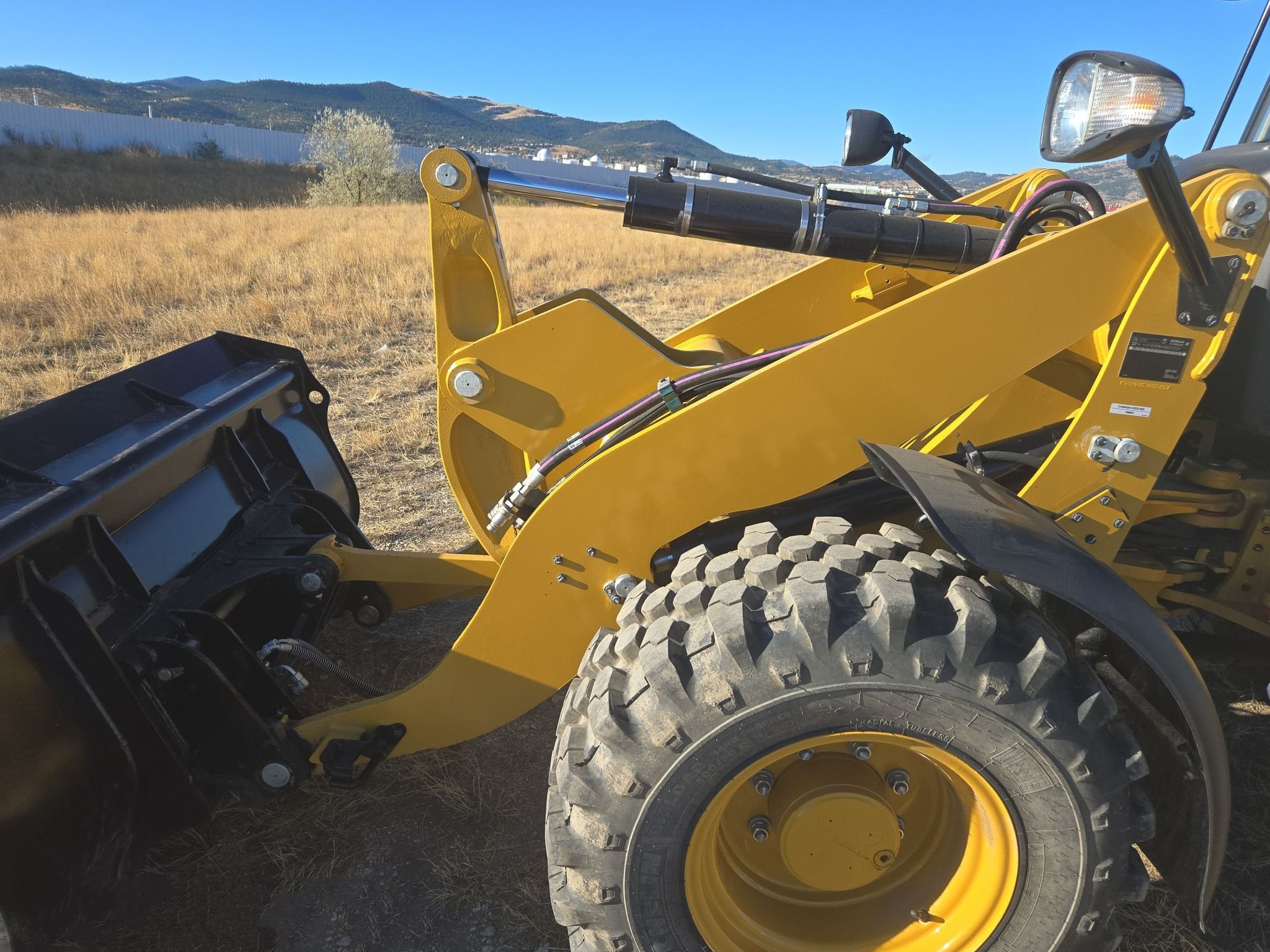 gallery 2022 Caterpillar 908M wheel loader