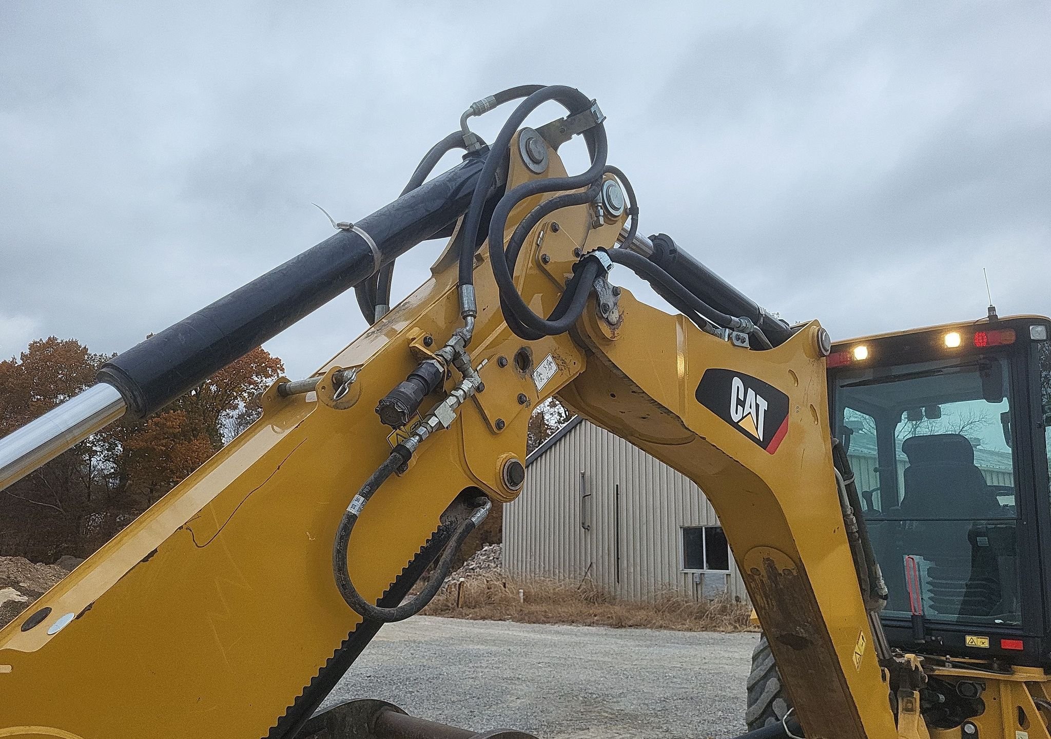 gallery 2018 Caterpillar 420F2 backhoe