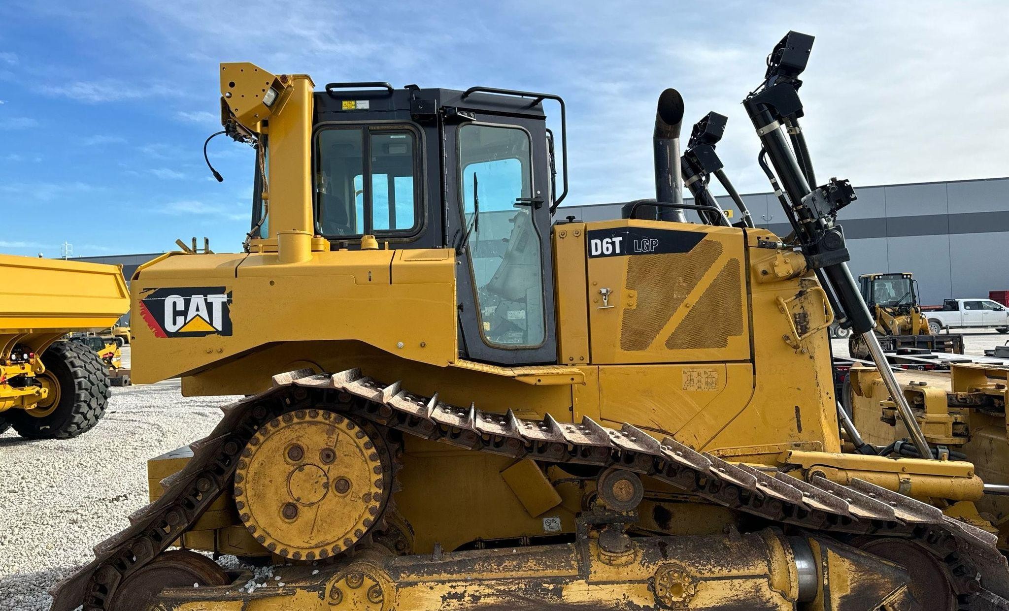 gallery 2014 Caterpillar D6T LGP dozer