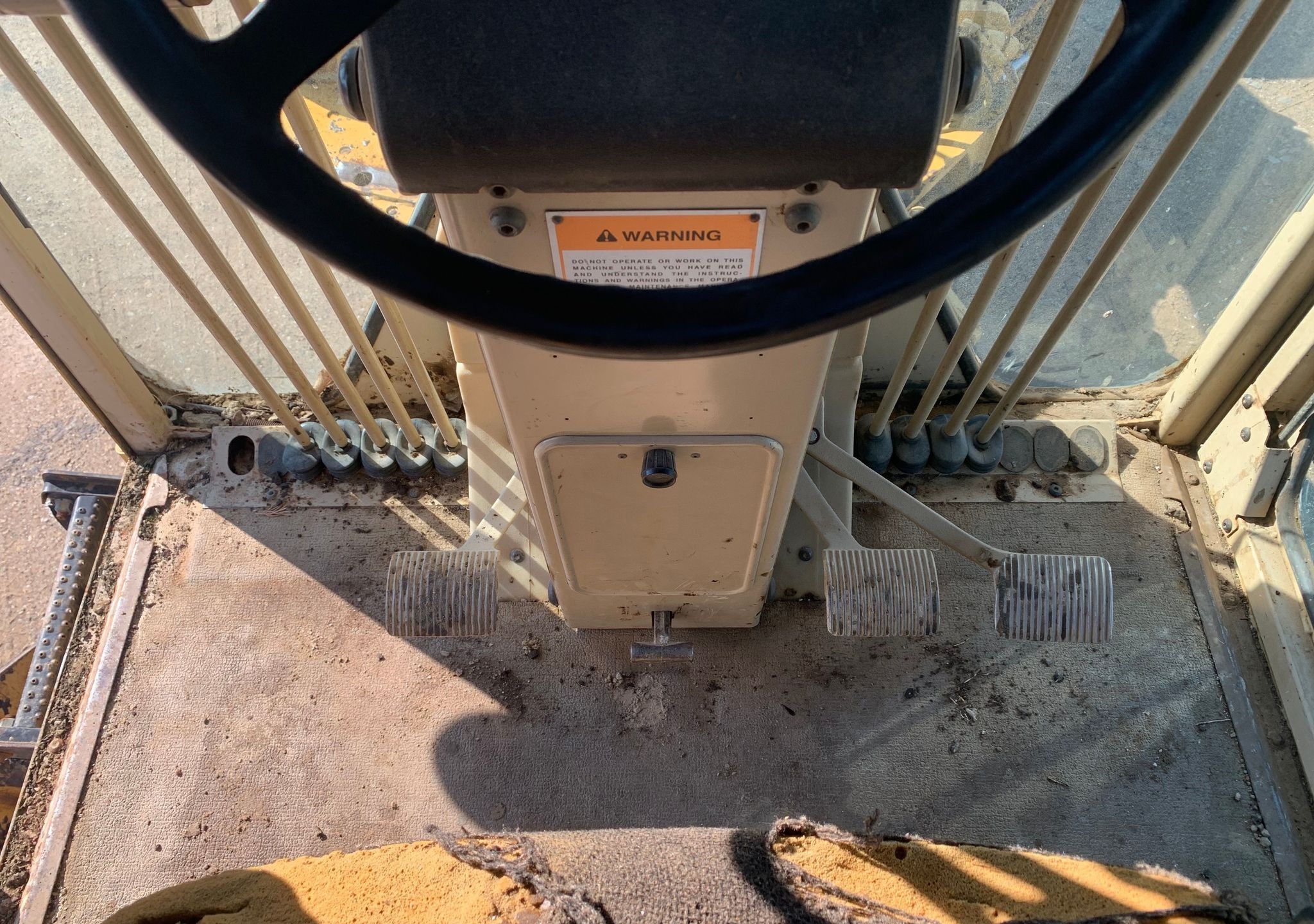 gallery 2001 Caterpillar 140H motor grader