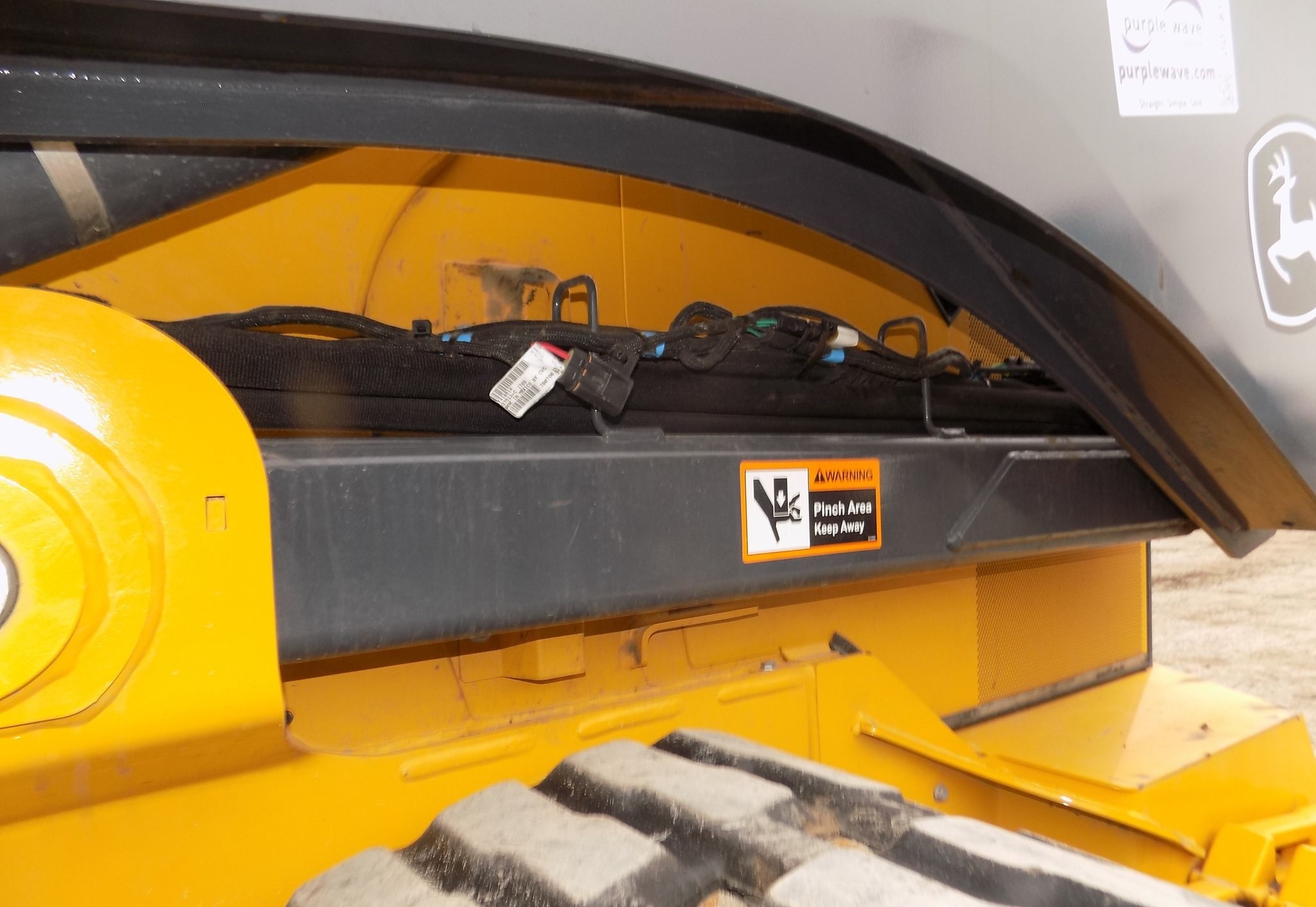 gallery 2019 John Deere 333G tracked skid steer loader1