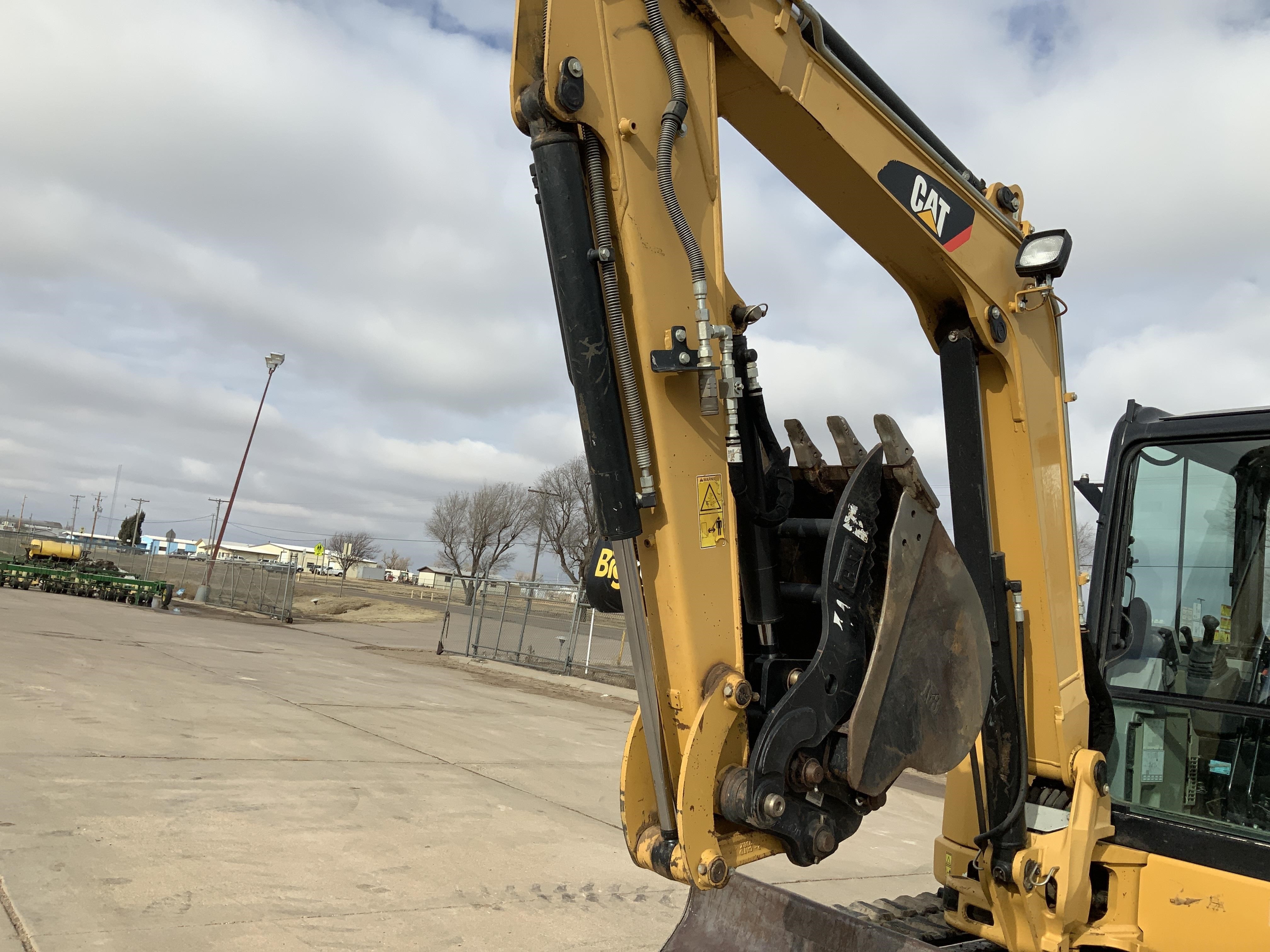 gallery 2014 Caterpillar 305E Mini Excavator