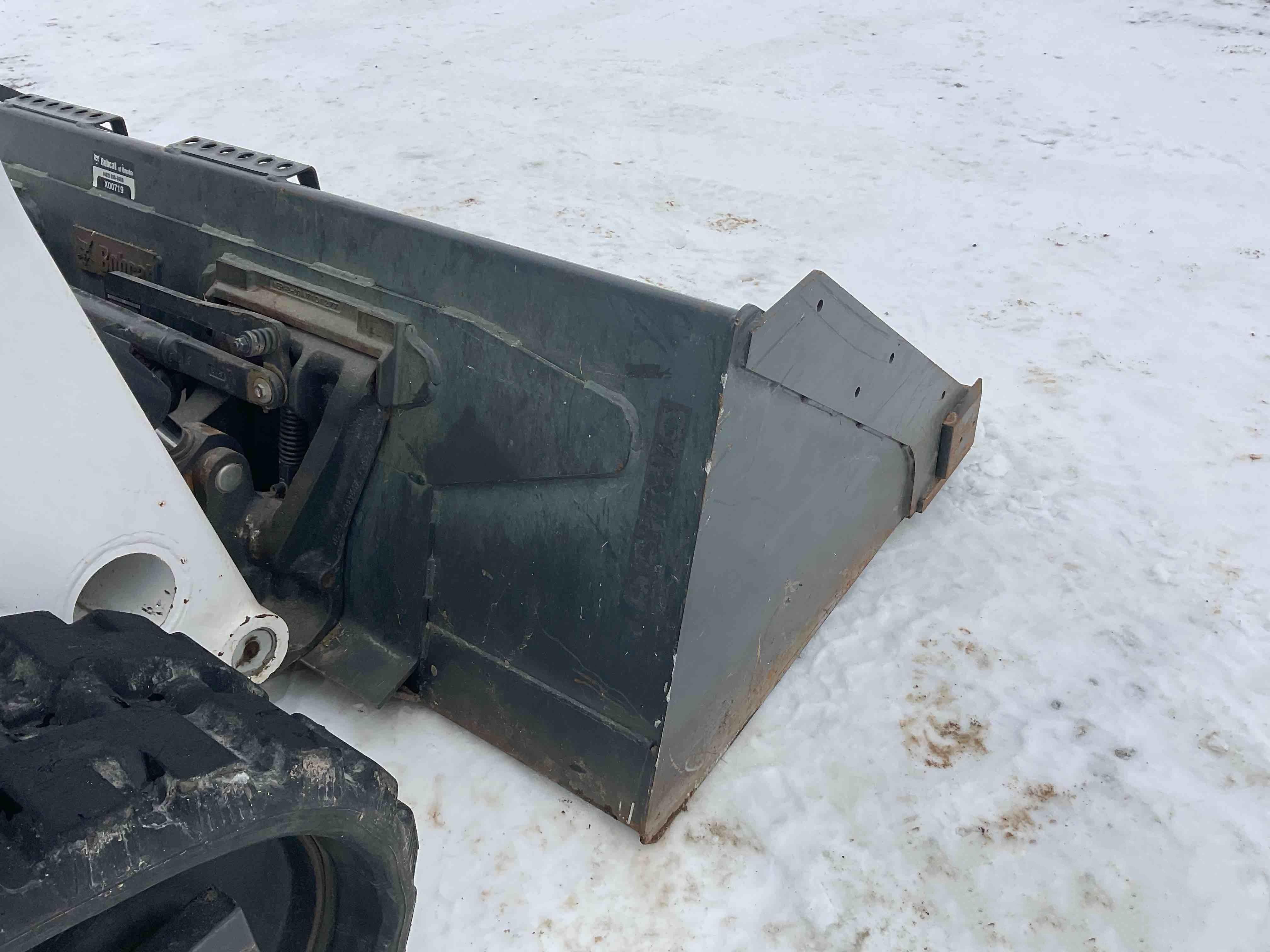 gallery Bobcat T76 R-Series Compact Track Loader