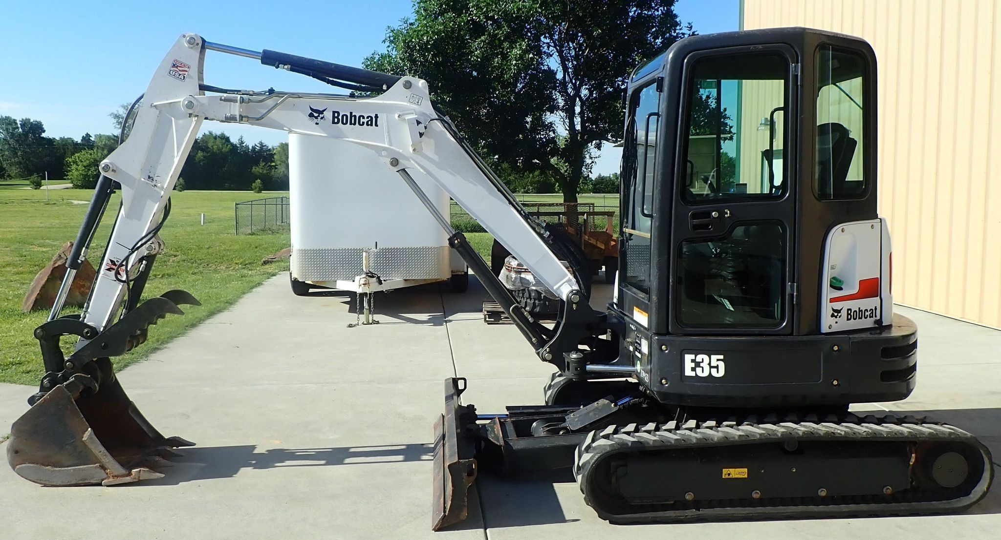 gallery 2015 Bobcat E35  mini excavator
