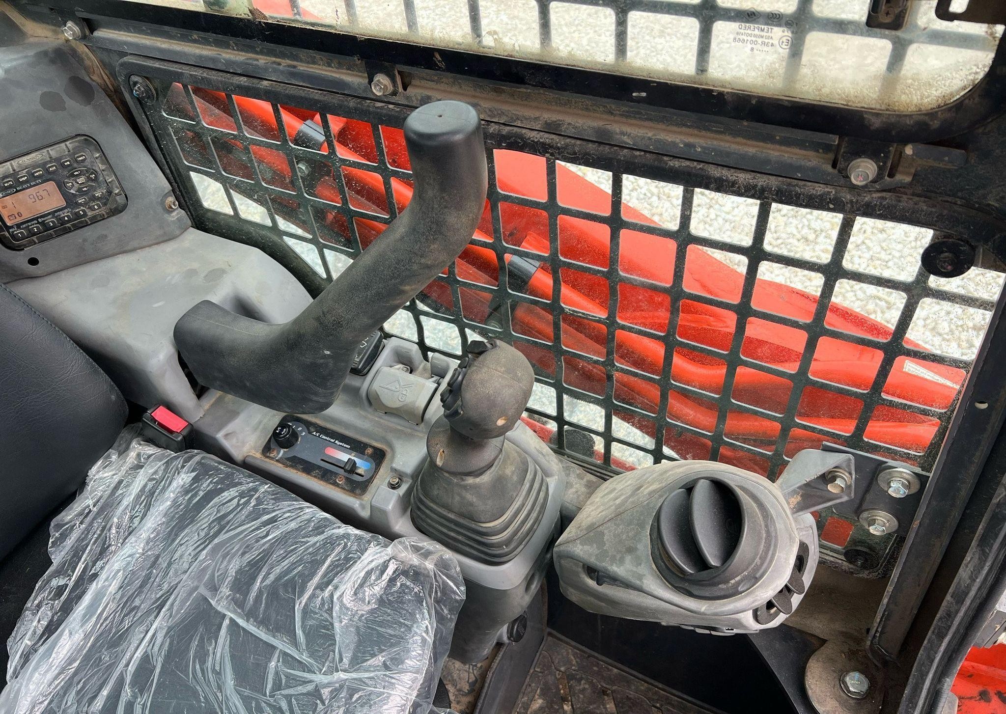 gallery 2019 Kubota SVL95-2S tracked skid steer loader