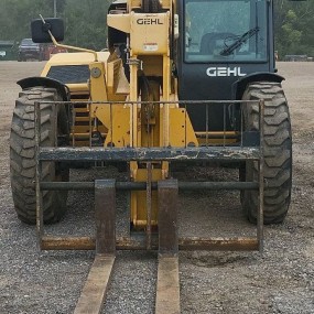 2017 Gehl DL1240 telehandler