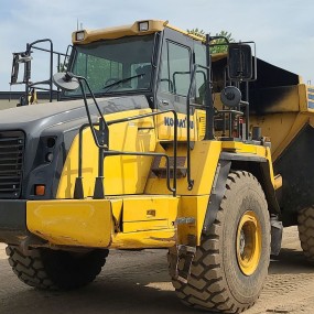 2013 Komatsu HM400-3 haul truck