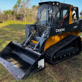 2022 John Deere 325G tracked skid steer