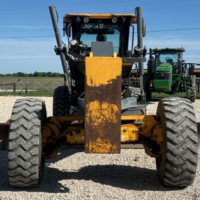2013 John Deere 772G motor grader