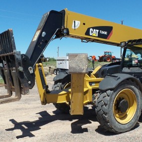 2013 Caterpillar TL943C telehandler