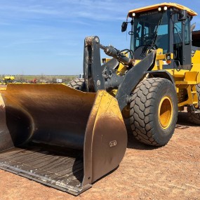 2021 John Deere 624 P-Tier wheel loader