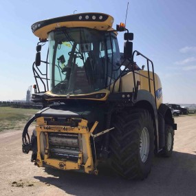 2016 New Holland FR850 Self-Propelled Forage Harvester