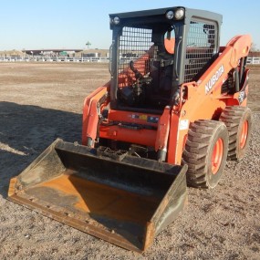 2017 Kubota SSV75 skid steer loader