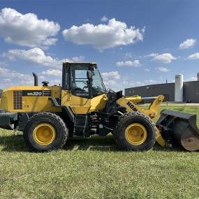 2016 KOMATSU WA320-7