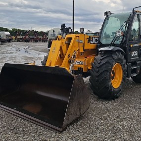 2023 JCB 542-70AG telehandler