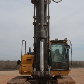 2015 John Deere 210G LC  excavator