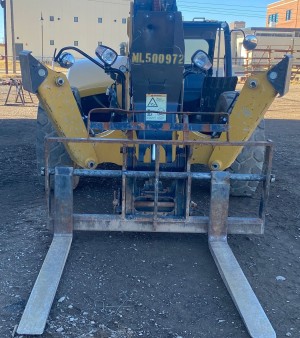 2017 Caterpillar TL1055D telehandler