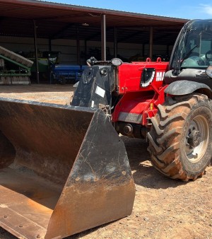 2017 Manitou MLT840 telehandler