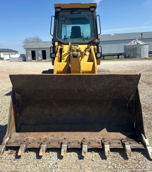 2002 Caterpillar 953C track loader