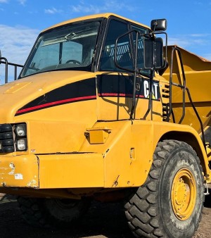 2002 Caterpillar 730 haul truck